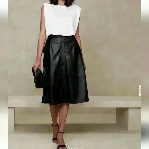 BANANA REPUBLIC VEGAN LEATHER MIDI SKIRT - Picture 2 of 7